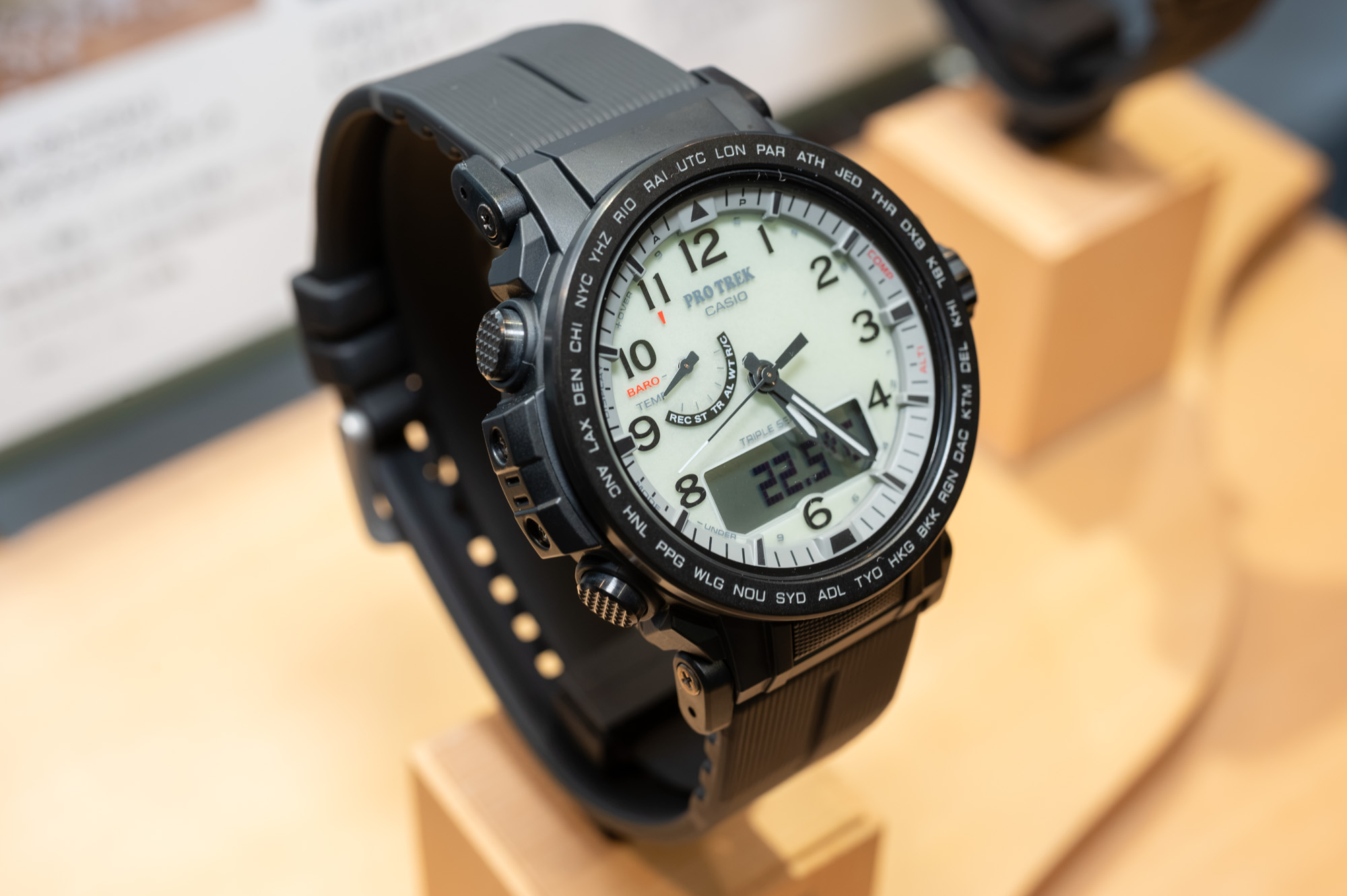 カシオ「PRO TREK」新作PRW-51全ダイヤル蓄光・オールブラックを発売の記事イメージ